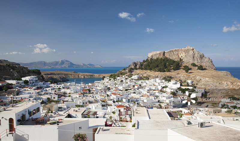 希腊罗德岛林多斯村的屋顶景观图片素材
