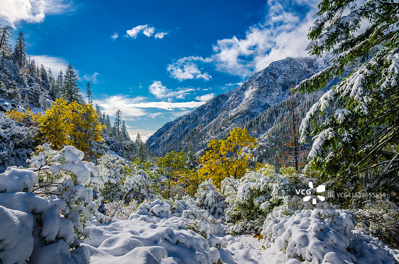 三位一体阿尔卑斯山图片素材