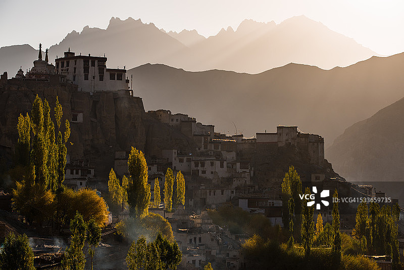 印度拉马约鲁寺的清晨景色图片素材