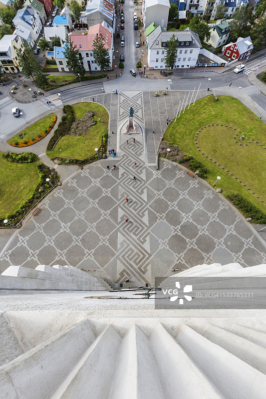 冰岛雷克雅未克城市景观塔楼高角度视图图片素材