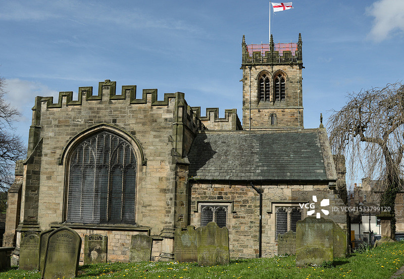 位于英格兰达勒姆郡蒂斯代尔巴纳德城堡镇的一座非常古老的教堂图片素材