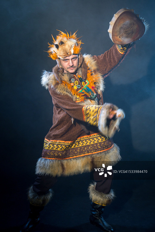 严厉的萨满图片素材