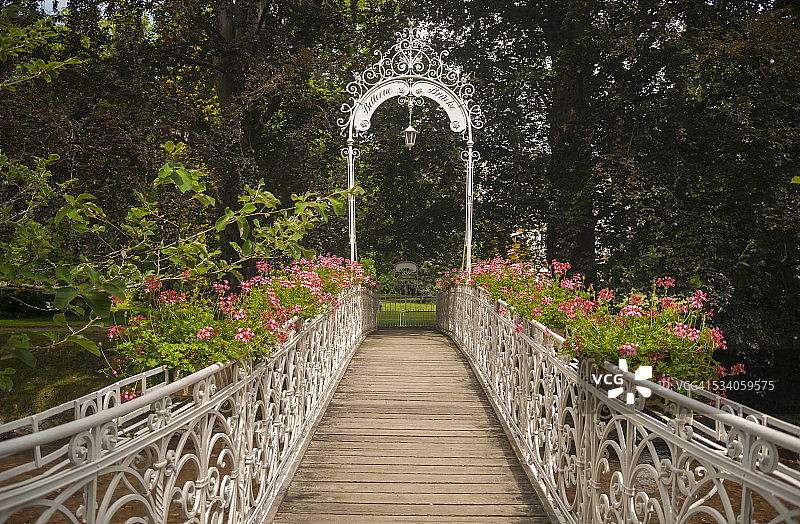 利希滕塔尔林荫道的贝儿维尤桥图片素材