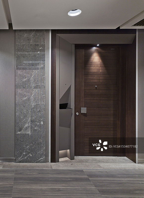 大楼的走廊和楼梯间图片素材