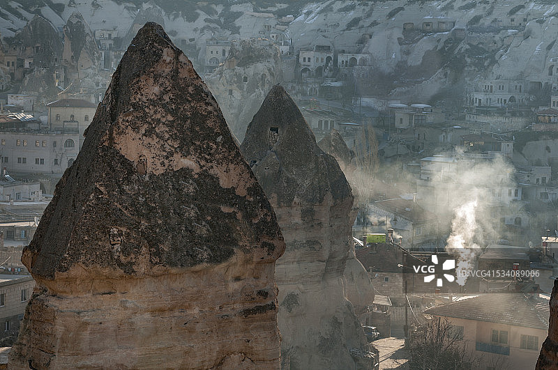 冬季土耳其内夫谢希尔卡帕多西亚的格雷梅镇图片素材