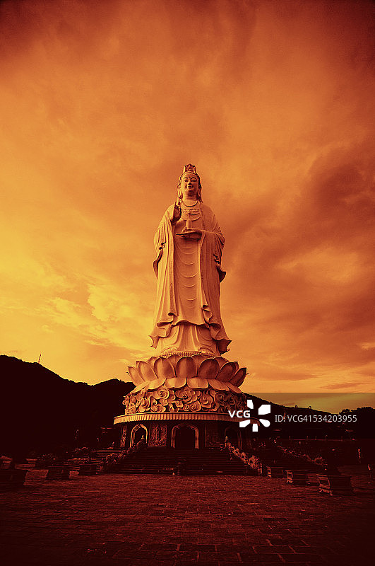 越南岘港灵应寺的佛像图片素材