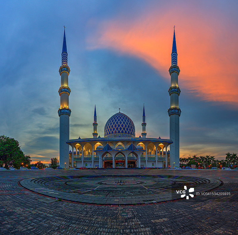 莎阿南清真寺日落景色图片素材