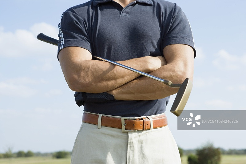 男人打高尔夫球图片素材
