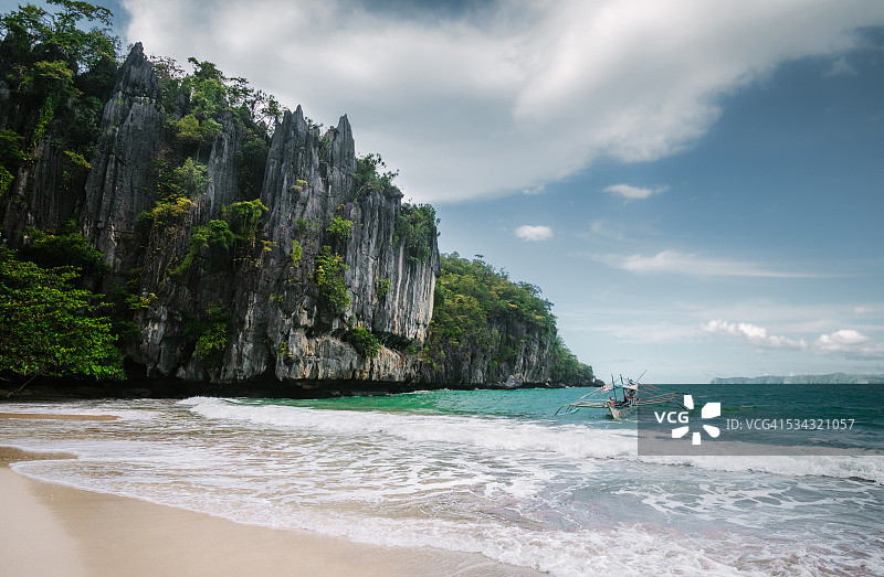 前往地下河途中的巴拉望海滩图片素材