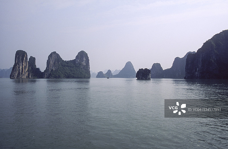 壮丽的下龙湾图片素材