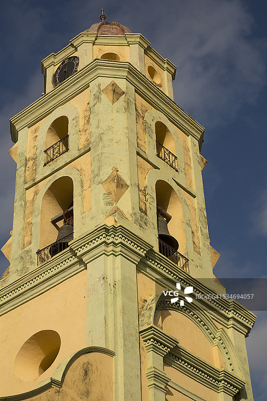 古巴特立尼达的教堂塔楼图片素材