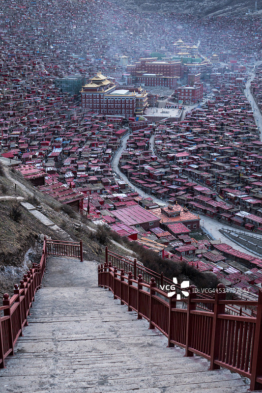 四川色达喇荣寺五明佛学院图片素材