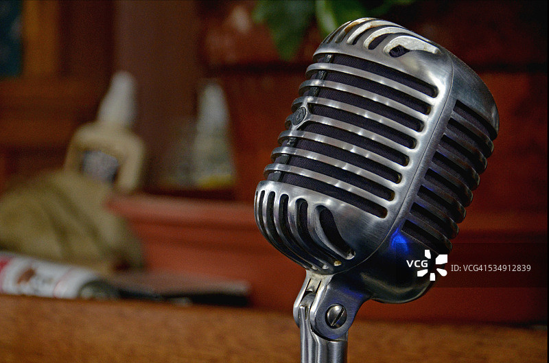 复古麦克风图片素材