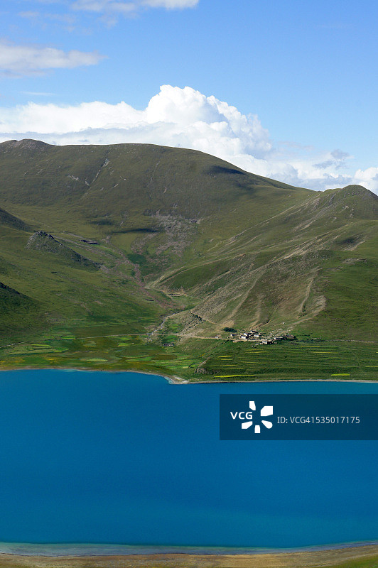 羊卓雍错湖图片素材