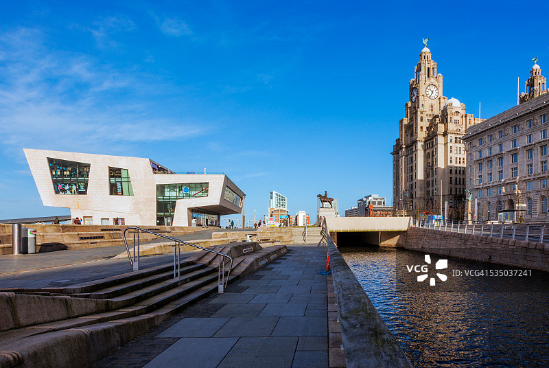 建筑对比图片素材