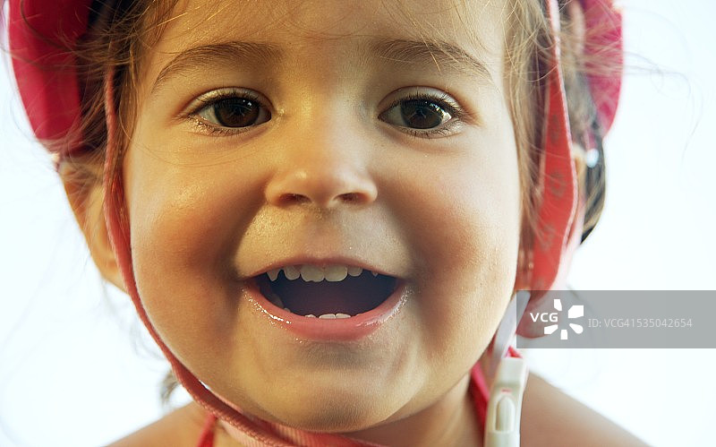 戴自行车头盔的拉丁女孩图片素材