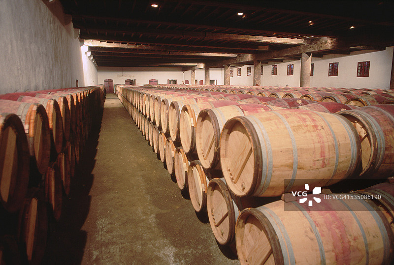 法国拉菲罗斯柴尔德酒庄的酒窖图片素材