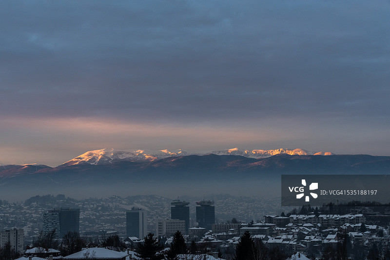 山顶日出图片素材