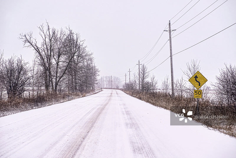 冬季雪景乡村公路（50公里）图片素材