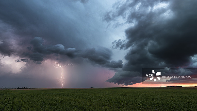 科罗拉多州上空的雷暴图片素材