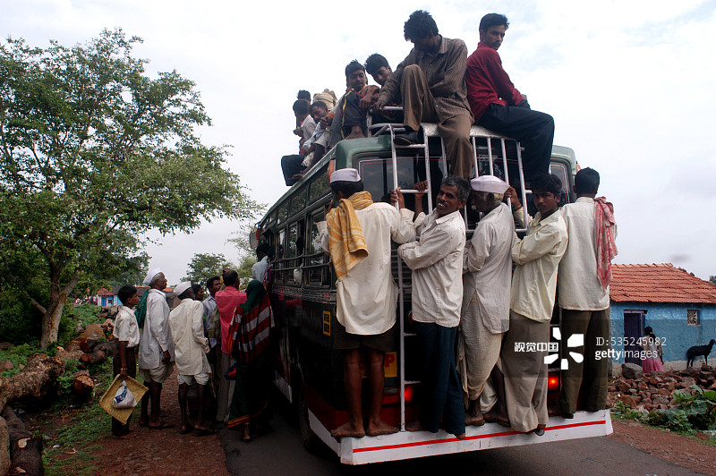 印度拉特亚特拉节水牛献祭图片素材