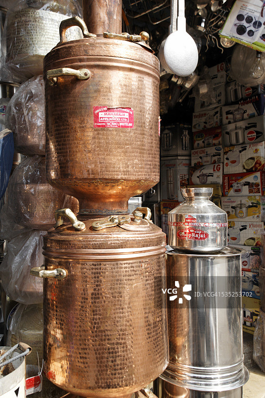 印度马哈拉施特拉邦曼达尔的铜制热水器图片素材
