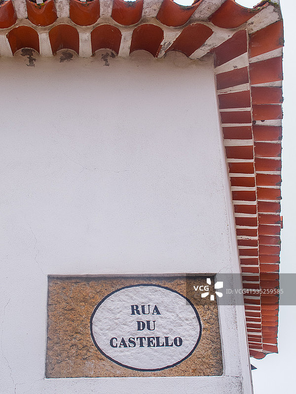 葡萄牙阿尔梅达卡斯特罗街的屋瓦图片素材