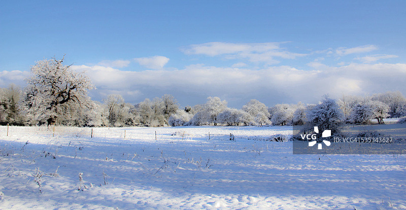 乡村初雪雪景图片素材