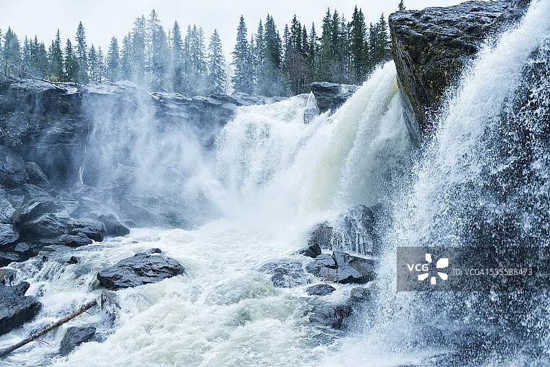 的瀑布图片素材