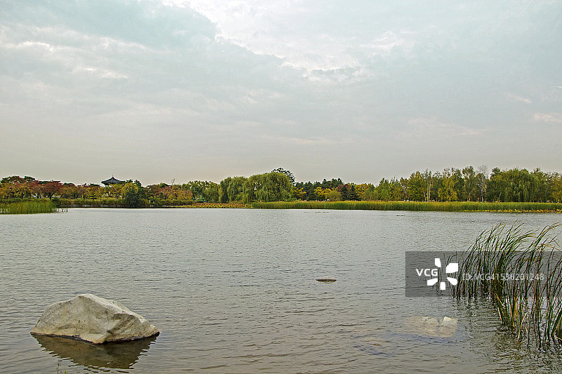 韩国高阳市湖水公园景观图片素材