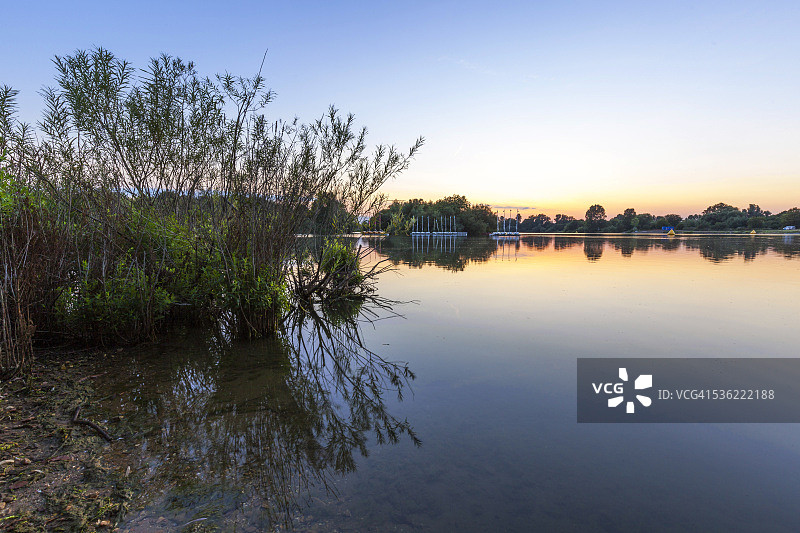 英国伯克郡布雷湖的日落图片素材
