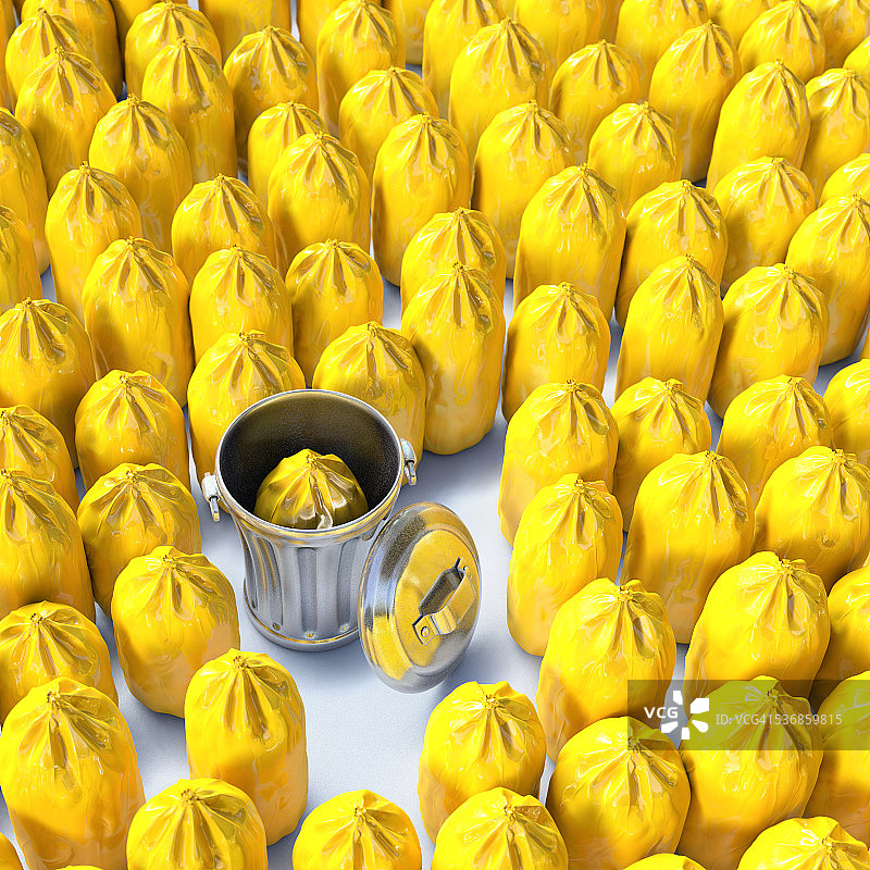 装满塑料袋的垃圾桶图片素材