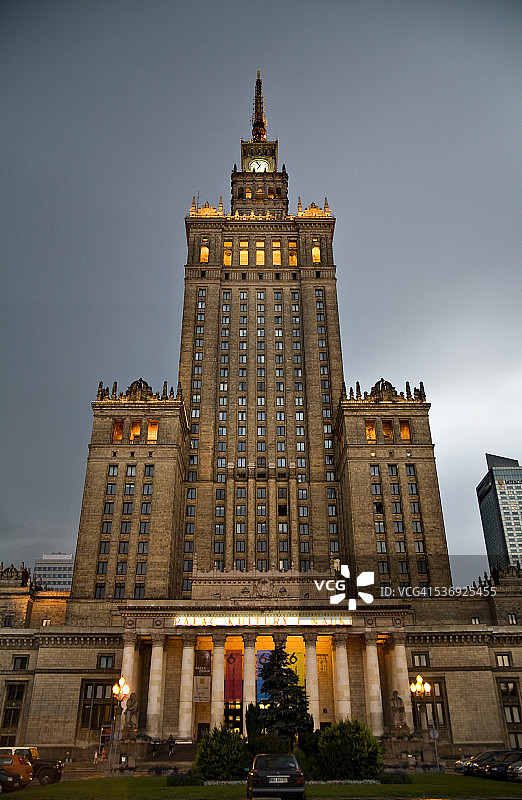 华沙文化科学宫的暮色图片素材