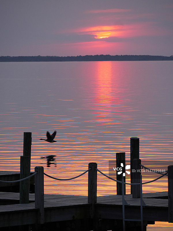 柯里塔克湾的绚丽日落图片素材