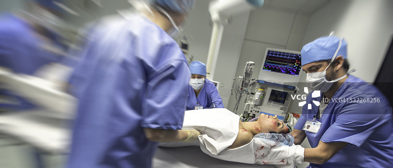 急诊团队在行动图片素材