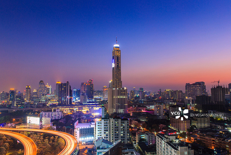 曼谷日落时分的拜约克塔2号图片素材