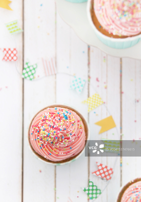 粉色纸杯蛋糕图片素材