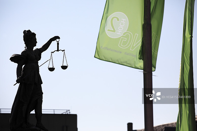 正义女神雕像喷泉图片素材