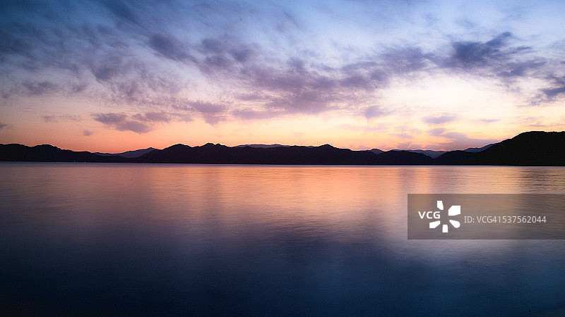 田泽湖日落图片素材