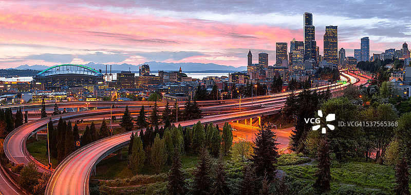 华盛顿州西雅图天际线日落全景图片素材