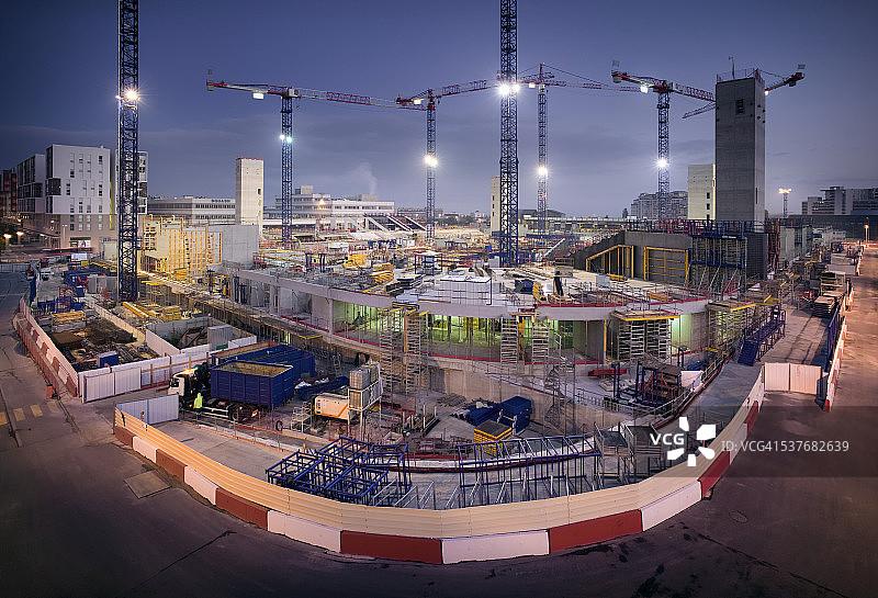巴黎新体育场施工现场的黎明图片素材