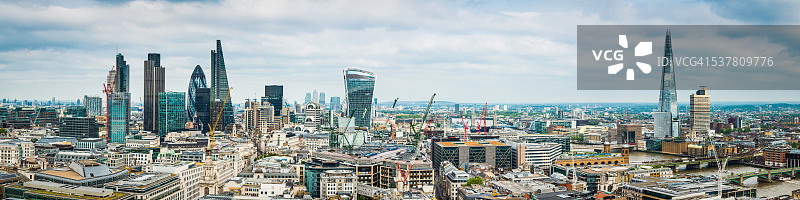 伦敦金融城摩天大楼和碎片大厦城市全景图片素材