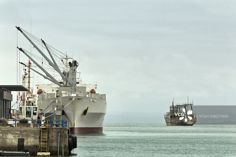 港口的货轮图片素材