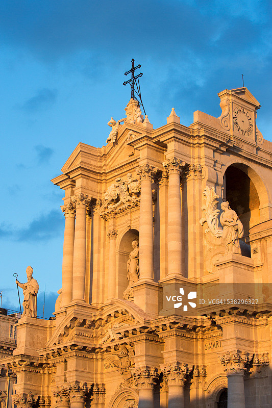 老城区科隆纳圣母大教堂图片素材