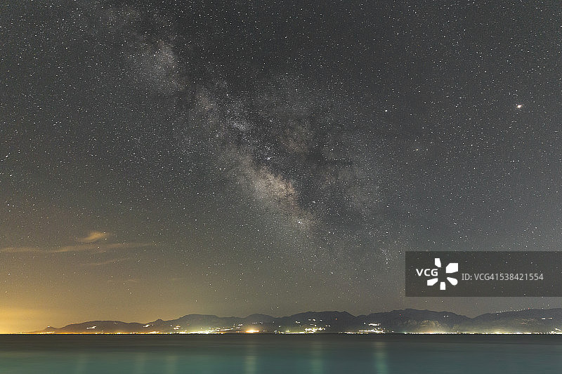 伯罗奔尼撒半岛上空的银河图片素材