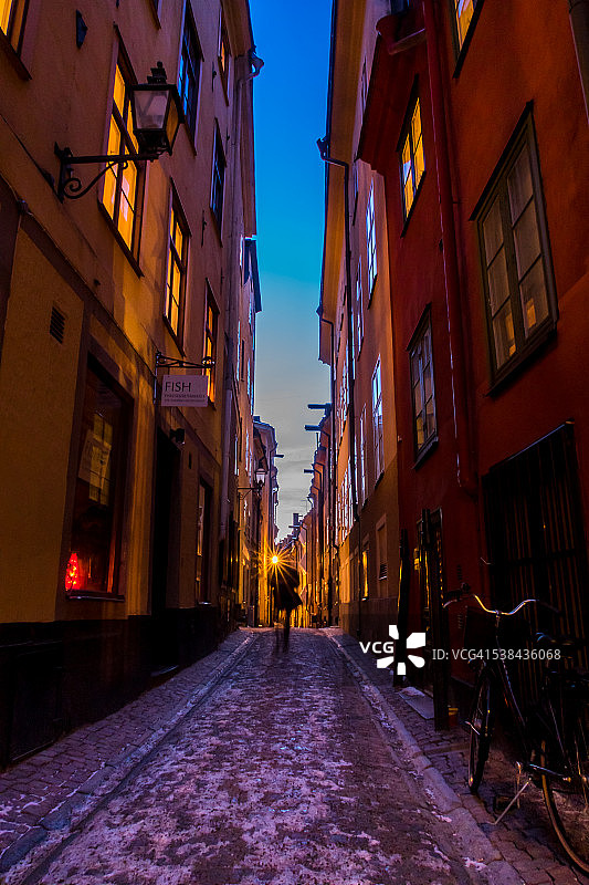 斯德哥尔摩老城冬季清晨的巷子图片素材