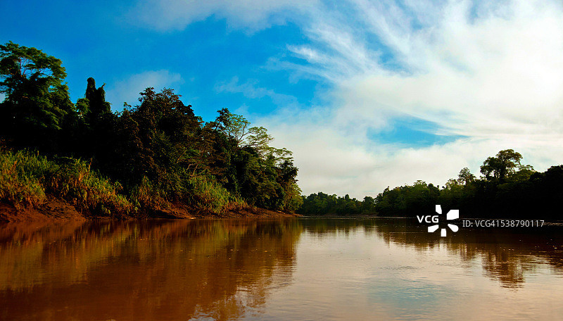 京那巴当岸河图片素材