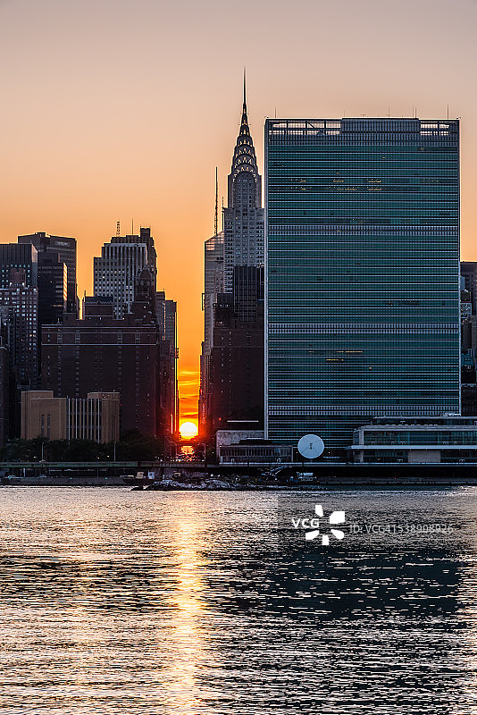 纽约曼哈顿悬日图片素材