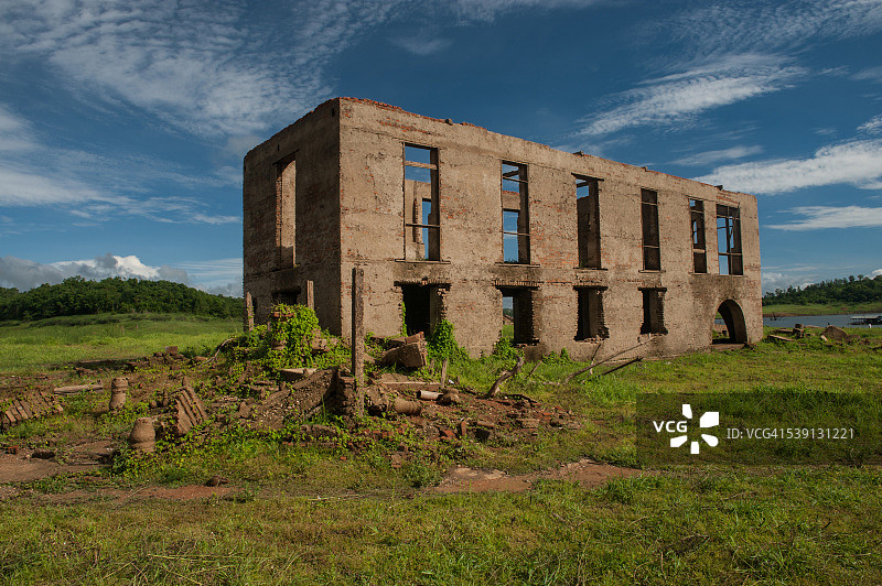 桑卡拉布里沉没的寺庙图片素材