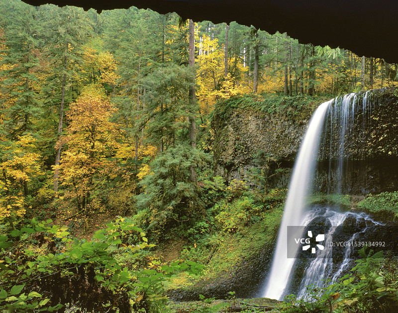 中北瀑布图片素材